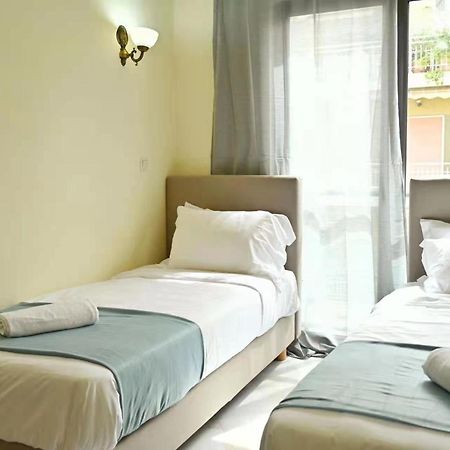 New Times Home & Hotels Near Metro Station Athens Center מראה חיצוני תמונה