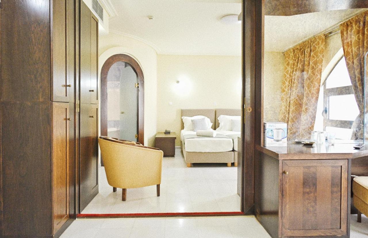 New Times Home & Hotels Near Metro Station Athens Center מראה חיצוני תמונה